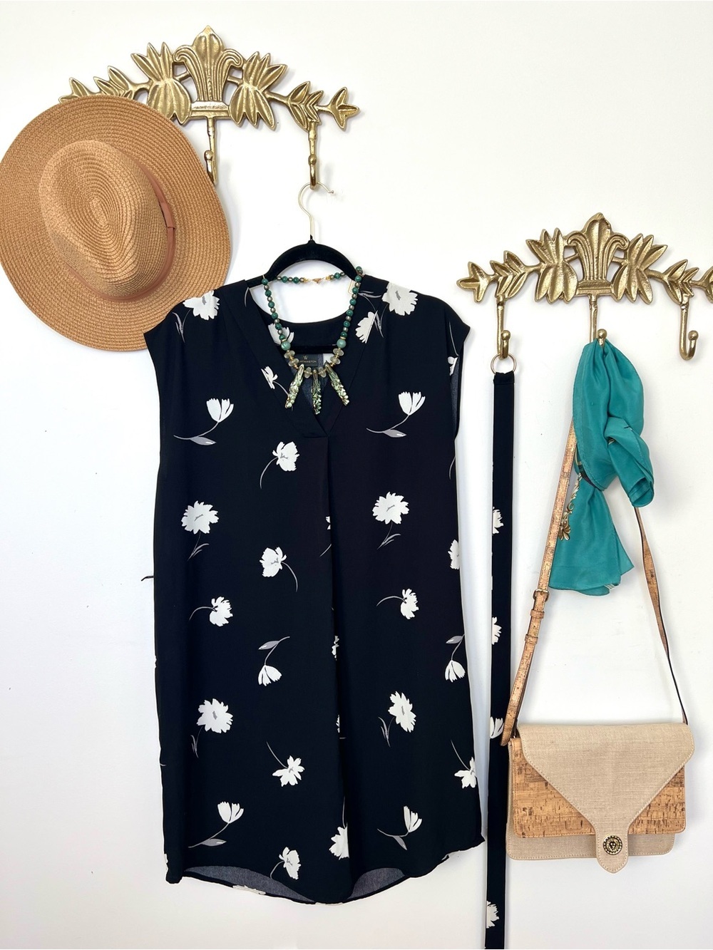 Sleeveless Black Floral belted dress M ptp 21” l 36”